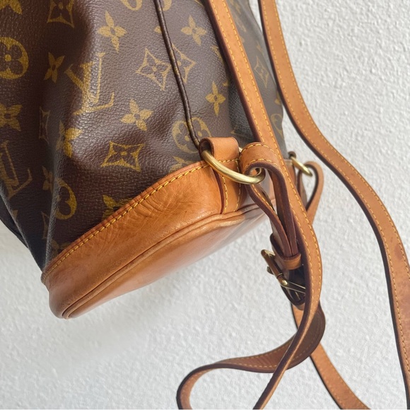 Louis Vuitton Montsouris MM Monogram Backpack - Picture 5 of 12